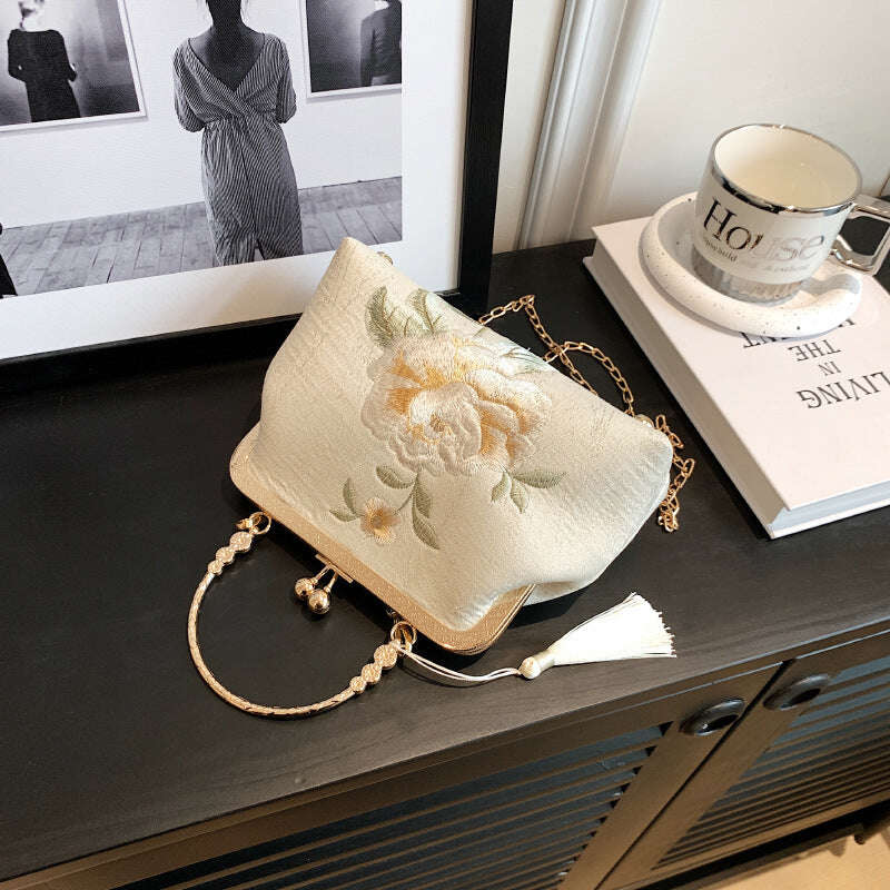 Embroidered Fashion Personality Women Bag - MaribelaShop2