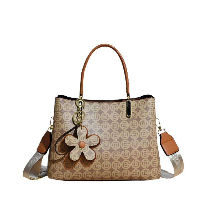 Printed Tote Bag With Flower Pendant New Temperament Shoulder Bag For Women Fashion Large-capacity Crossbody Bag - MaribelaShop2